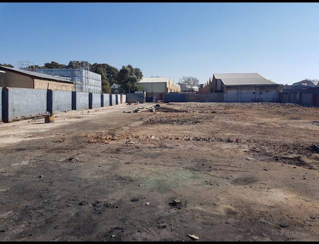 3,675M² WAREHOUSE FOR SALE IN STEELEDALE